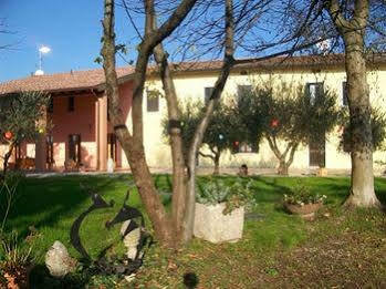 Agriturismo Radamez Monzambano Bagian luar foto